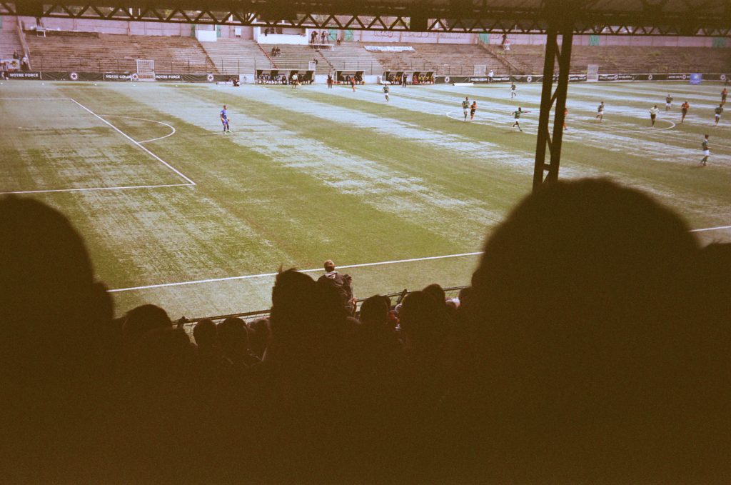 Tribune Red Star Laval football buvette