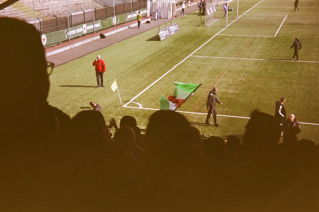 Tribune Red Star Laval football buvette