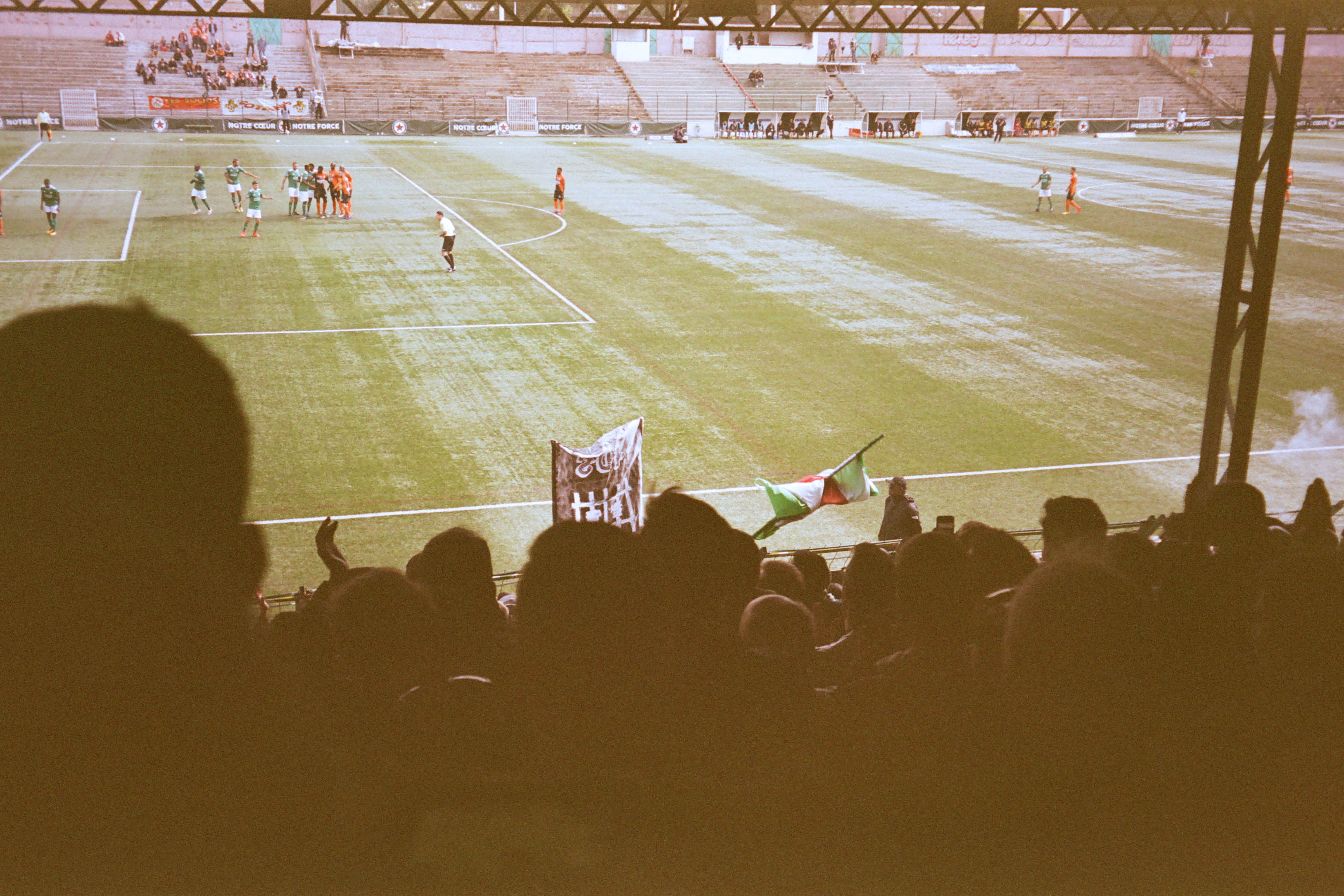 Tribune Red Star Laval