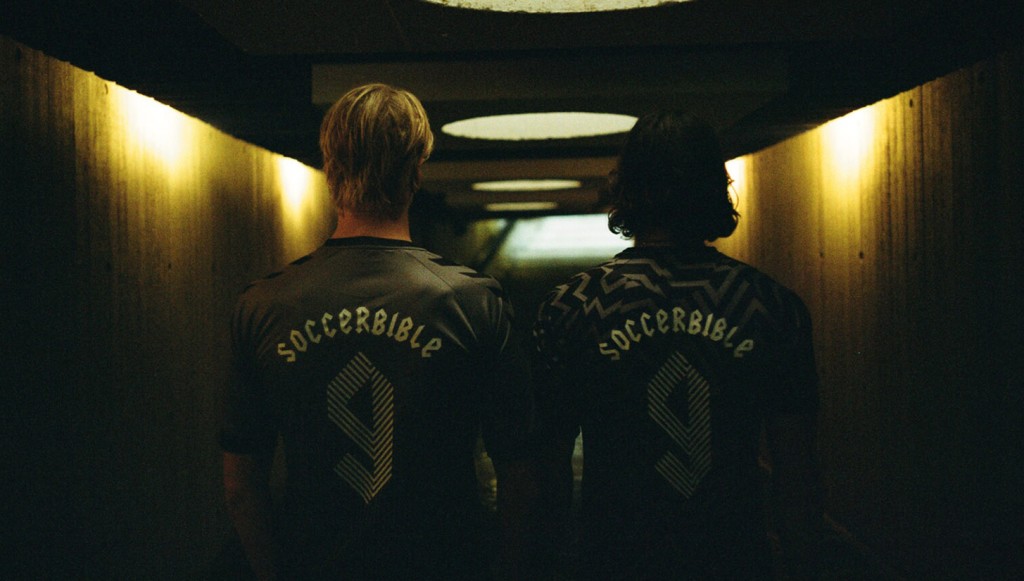 soccerbible-x-hummel-hive-par-the-rige-out-0